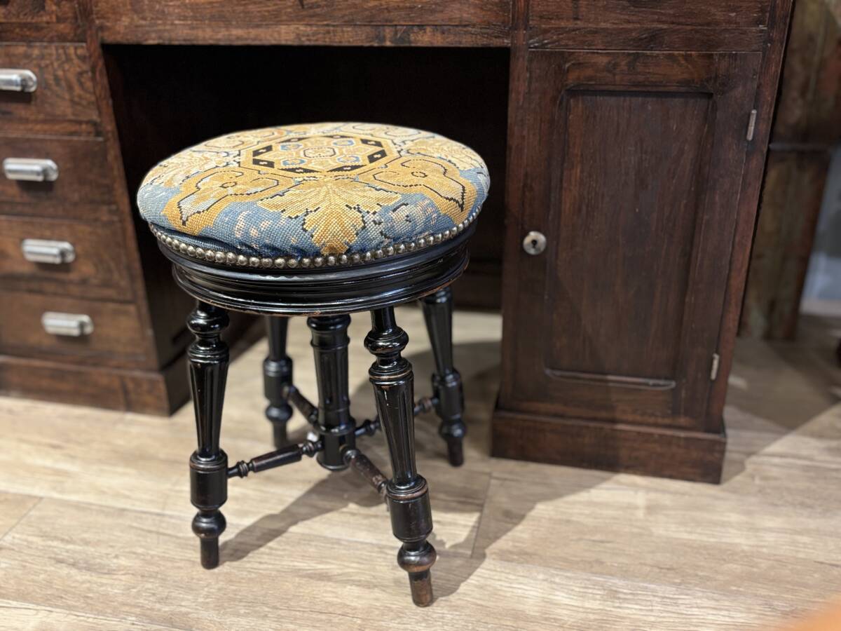 フランスアンティークナポレオン3世様式 ピアノスツール/ナポレオンチェア/シノワズリ/カフェ/花台/蚤の市/ディスプレイ/サロンチェア/漆喰拍卖