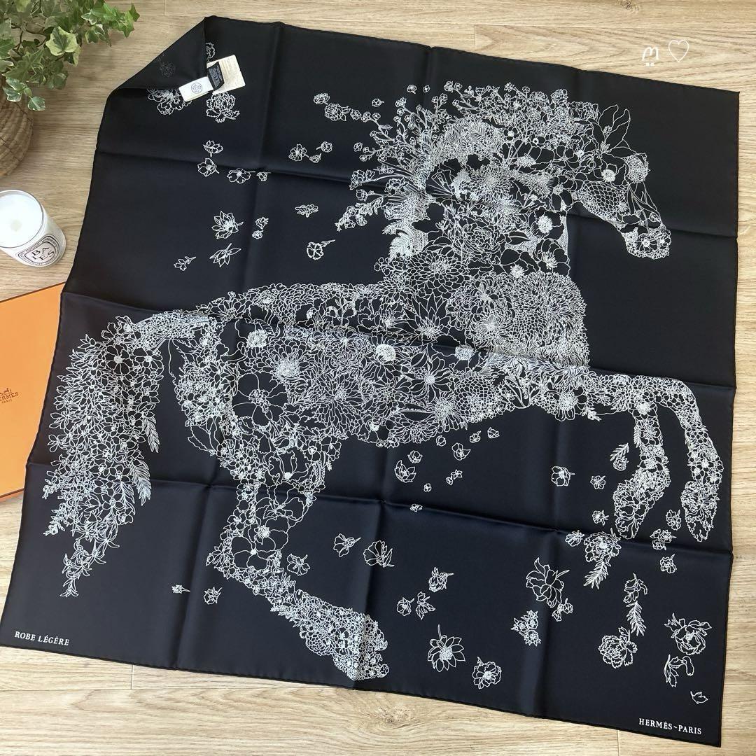 送料無料 新品未使用品 HERMES エルメス カレ90 ローブレジェール フラワー ホース 花 馬拍卖