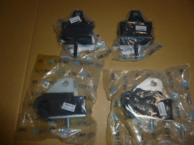 ヴァナゴンT3/カラベルT3 1.9/2.1用エンジンマウントセット新品1台分拍卖