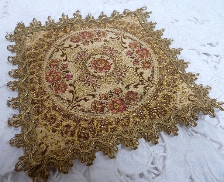 (☆BM)ベルギー製/アンティーク 花瓶敷②マットゴールド ゴブラン織り 敷物 テーブル リネン ヨーロピアンレトロ 刺繍 花拍卖