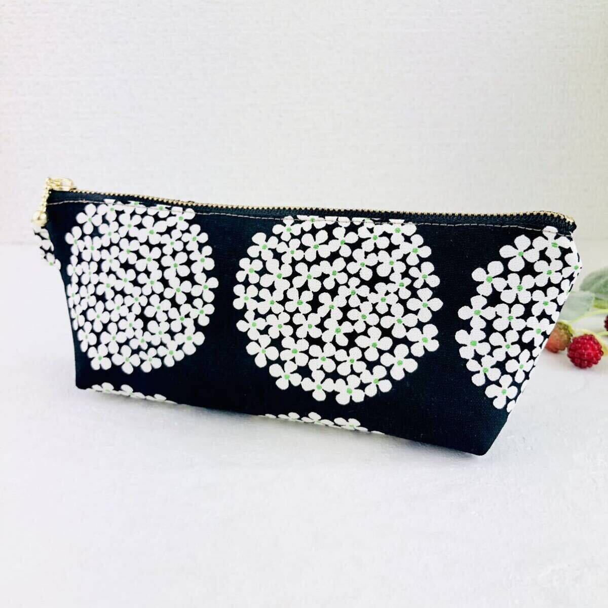 北欧 サークルフラワー ペンケース ハンドメイド ブラック ファスナーポーチ 北欧風拍卖