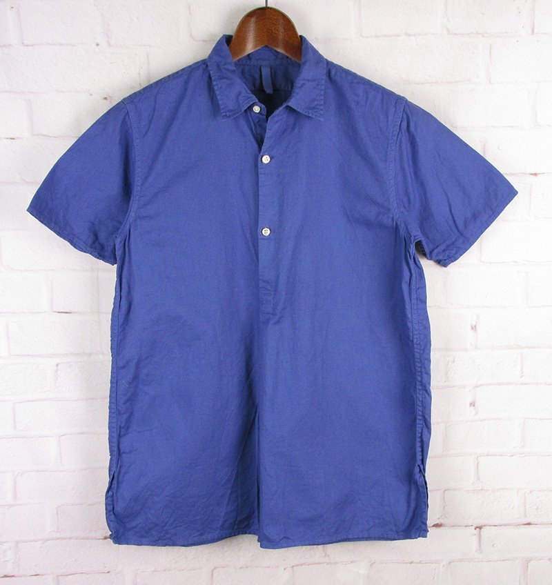 LSH4767 NECESSARY or UNNECESSARY ネセサリーオアアンネセサリー 半袖 プルオーバーシャツ ブルー系拍卖