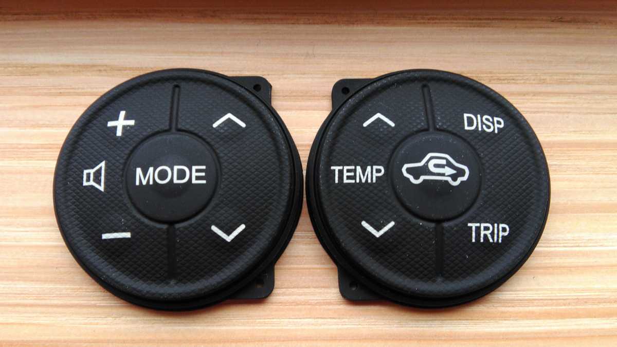 即納品質◎送料無料 プリウス30 ステアリングスイッチ 後期用 交換用 プリウスαアクアにも ハンドル ボタン 左右拍卖