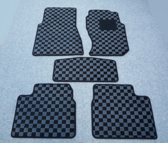 スカイラインGT-R BNR32/BCNR33/BNR34 フロアマット ☆選べるカラー3色☆新品 A1C1E/-chg+③1拍卖