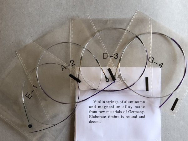 ♪これは使える♪分数バイオリン用の弦セット新品(E+A+D+Gの4本)♪分数弦セット拍卖