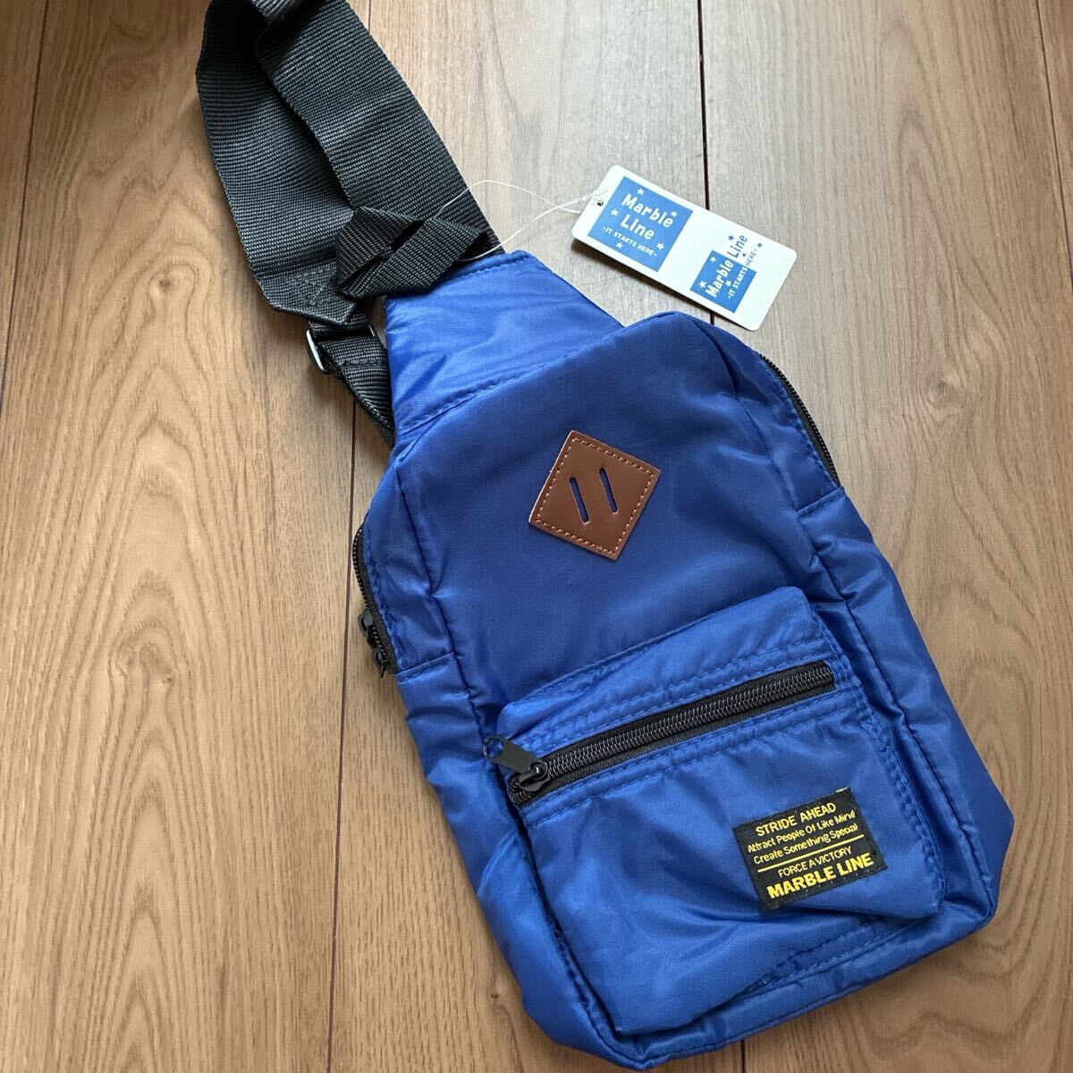 新品 キッズ ボディバッグ ブルー 男の子 マーブルライン おしゃれ プレゼント 5歳 6歳 7歳 小学生 送料無料 即決 匿名配送拍卖