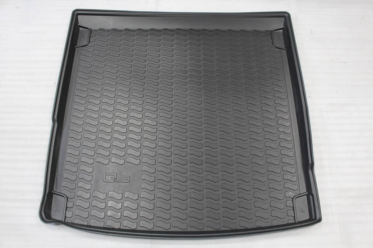 2644【引取限定品】AUDI アウディ 純正 Q8 4M型 ラゲッジトレイ 4M8061180 カーゴトレイ ラゲージトレー拍卖
