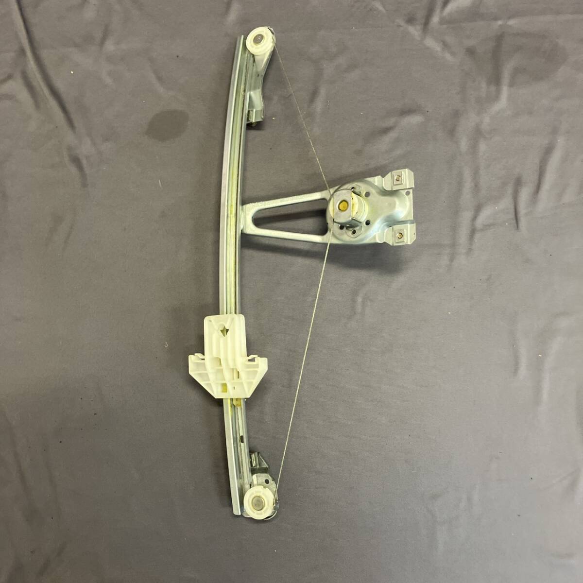 フォルクス ワーゲン S-965 ◎ 未使用品 Volks wagen ウィンドウ リフター 6N4 839 402 A リア ドア 右 レギュレーター ポロ セアト イビサ拍卖