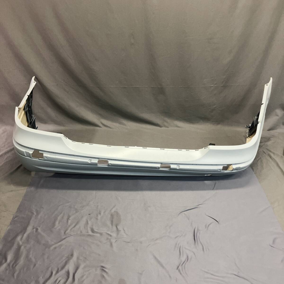 ベンツ S-1012 ◎ 未使用品 Mercedes-Benz リア バンパー カバー A 211 885 12 25 W211 E63 AMG グレー 後方 修理 交換 部品 メンテナンス拍卖
