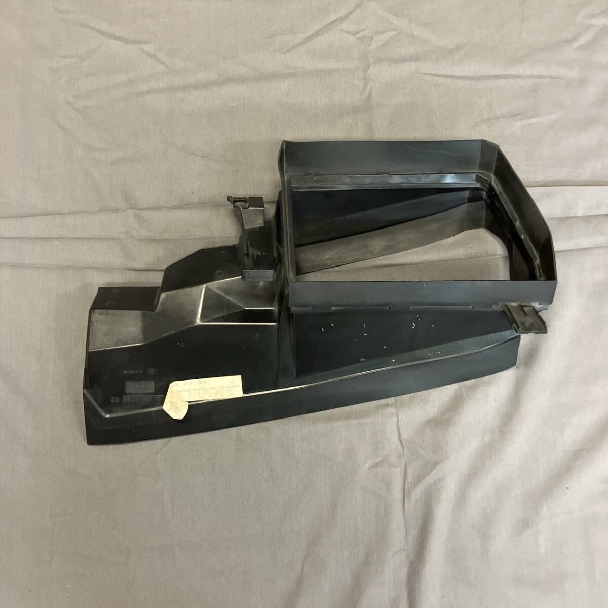 ベンツ S-1087 ◎ 保管品 Mercedes-Benz ラジエーター バンパー バッフル プレート 124 880 27 36 W124 ラジエター トリム ブラック 交換拍卖