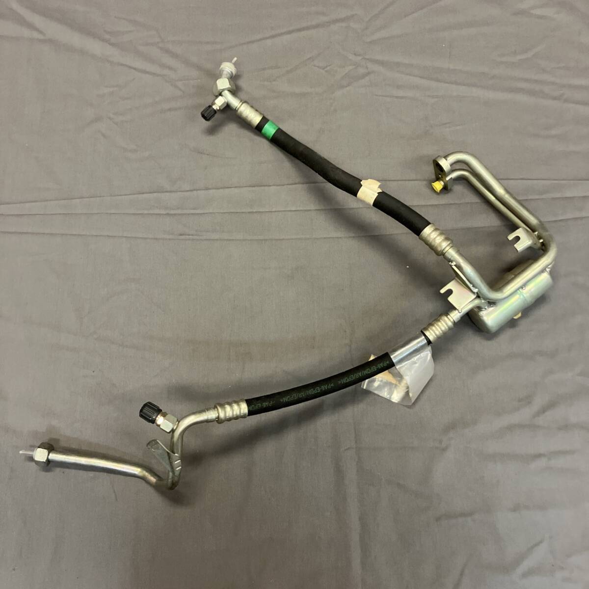 ベンツ S-1109 ◎ 保管品 Mercedes-Benz A/C 吸引 ライン A 111 230 14 56 Eクラス W124 A124 C124 エアコン シルバー 修理 交換 部品 整備拍卖