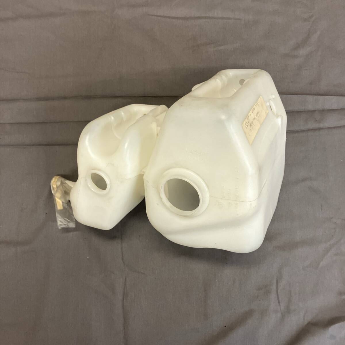 ビーエム S-1093 ◎ 保管品 BMW ウォッシャー タンク 61 67 1 370 777 F81X 3シリーズ E30 ホワイト 修理 交換 部品 カー用品 メンテナンス拍卖