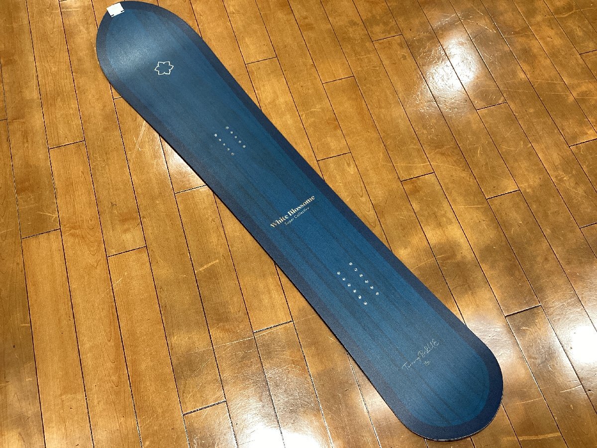 中古極上美品 24-25 WHITE BLOSSOME TURNING BLUE 156cm メンズ スノーボード拍卖