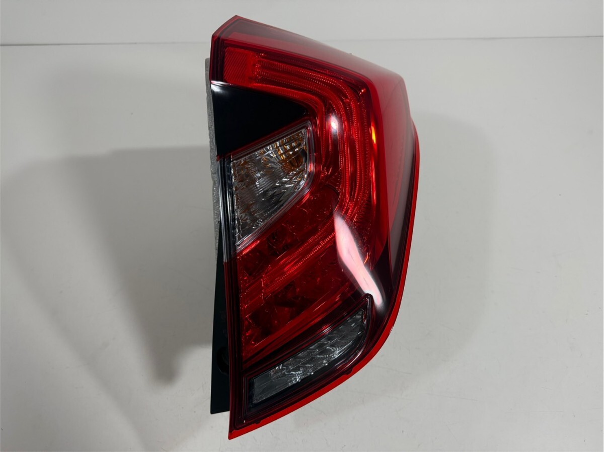 ホンダ 純正 GP5/GP6 フィット ハイブリッド 後期 テールライトAssy 右側 STANLEY W3699 刻印N3 棚番T-564拍卖