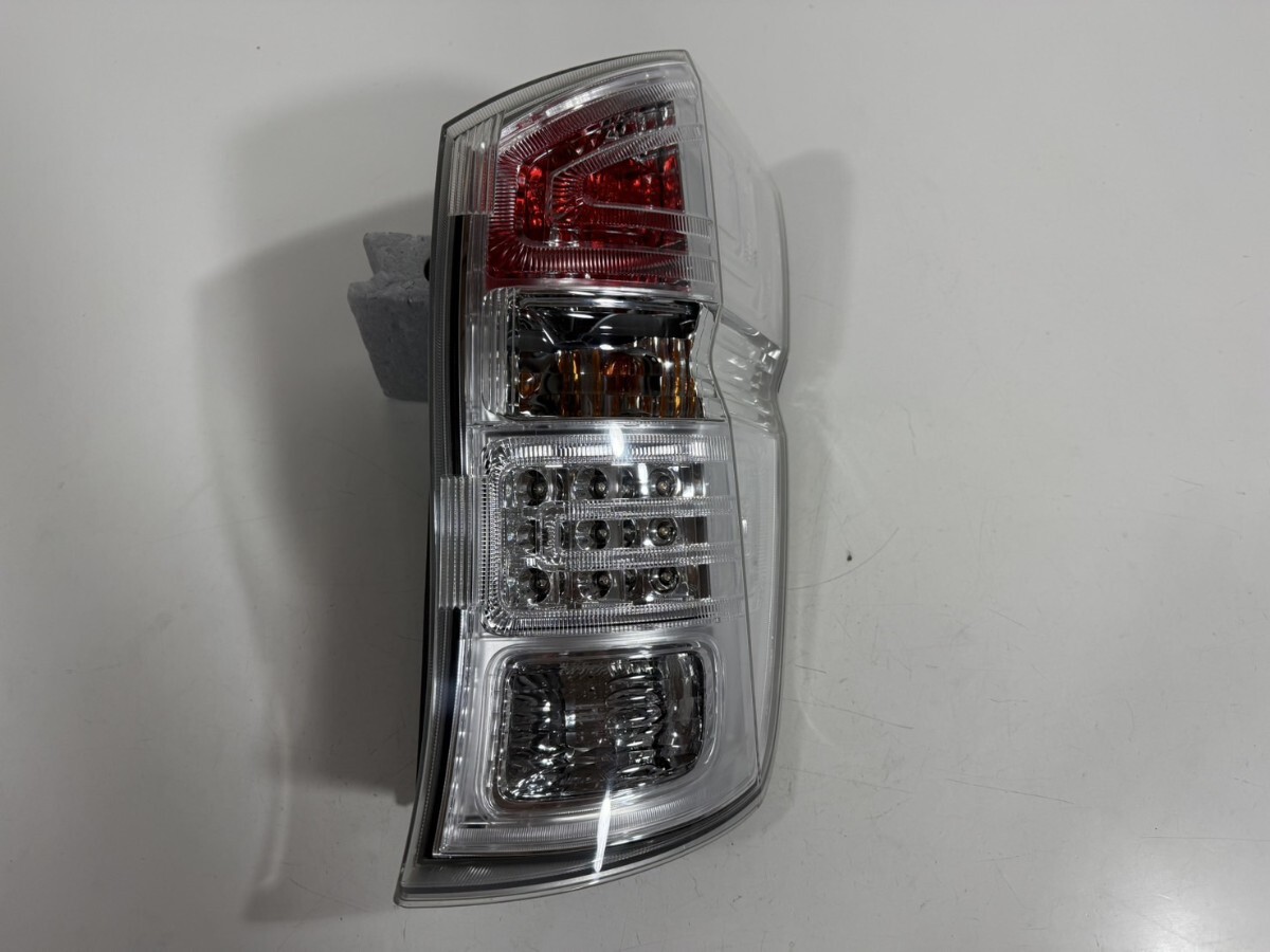ホンダ純正 RK5 RK6 ステップワゴンスパーダ 前期 LED テールライト 右側 STANLEY P8896 棚番T-565拍卖