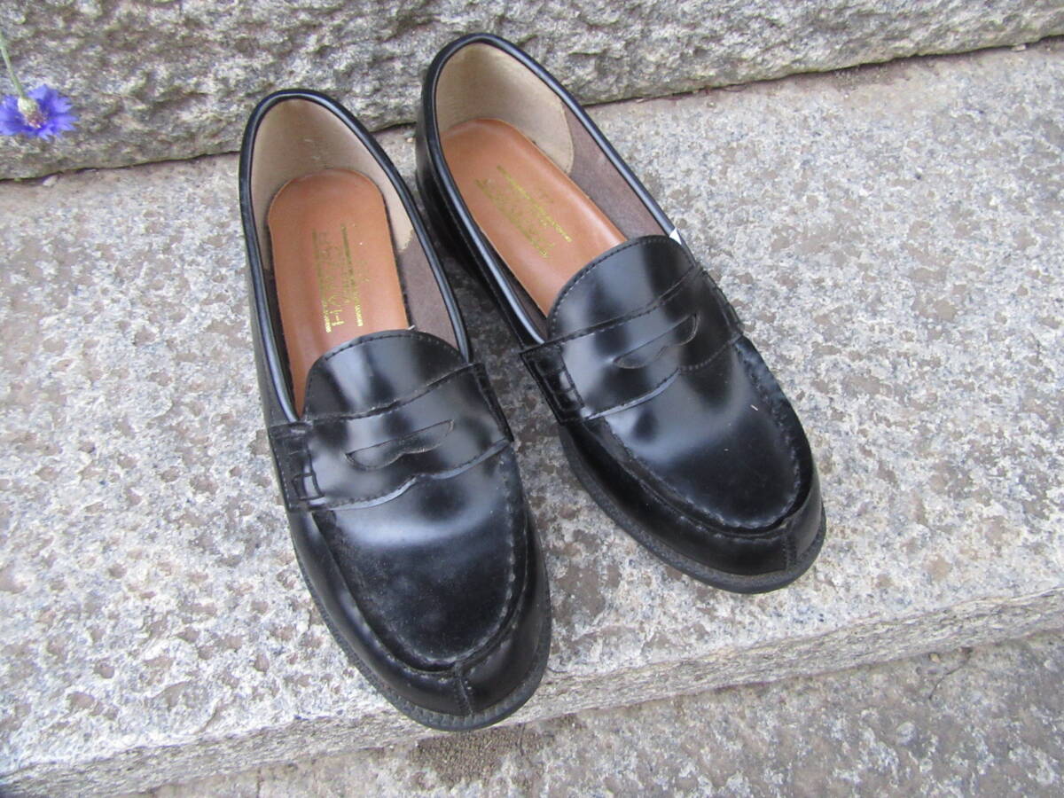 23. HARVAR 23.5cm 黒色 ローファー HARVAR Milano-Trad 23.5 使用保管品拍卖