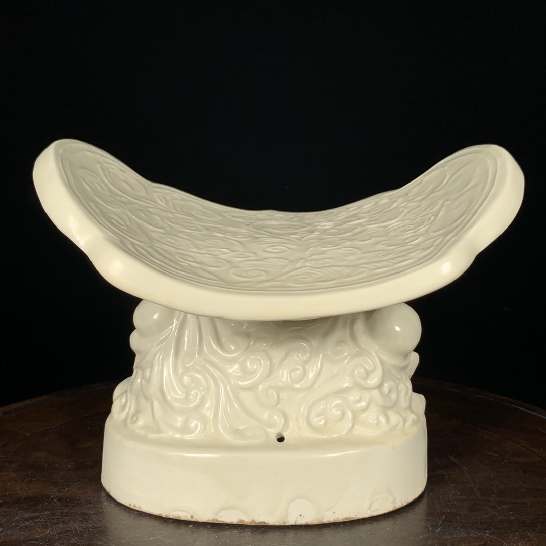 唐物 宋 定窯 花卉紋 孩兒枕 陶芸 古陶磁器 中国磁器 古美術品 時代物 中国古玩 骨董品 D67拍卖