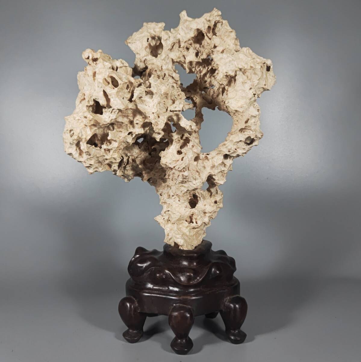 唐物 清 玉化太湖石 純天然形態 傳統形 雲頭雨脚 硬度為摩氏5度 極細工 古美術品 時代物 中国古玩 骨董品 D67拍卖