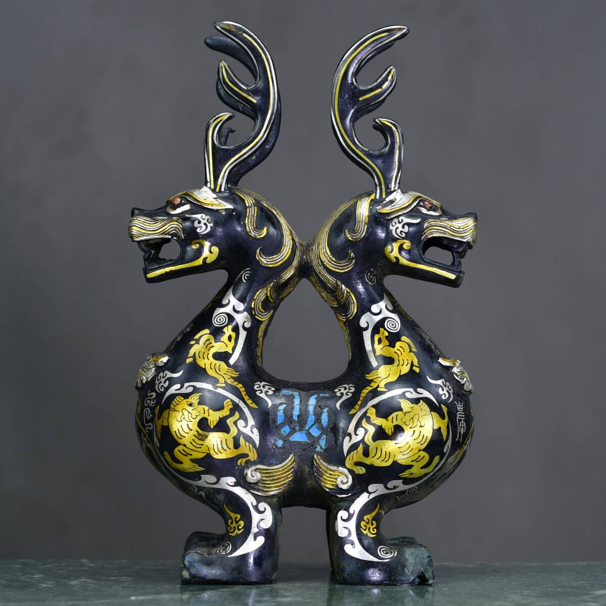 唐物 漢代 青銅 モザイク錯金銀 双頭瑞獣 銅製品 銅器 極細工 古美術品 時代物 中国古玩 骨董品 D67拍卖