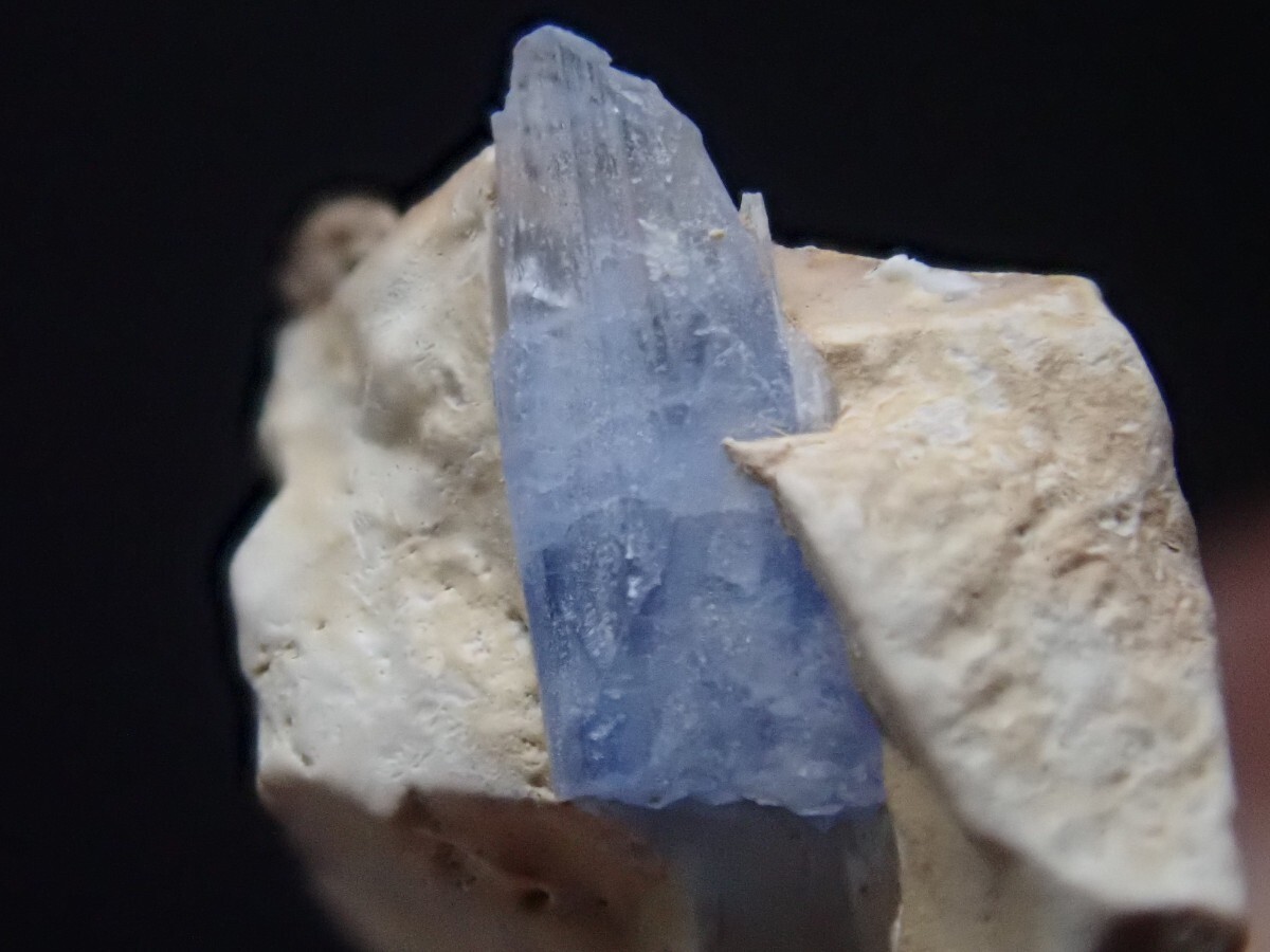 【希少な母岩付き】宝石質 ジェレメジェバイト エレミア石 原石 標本拍卖