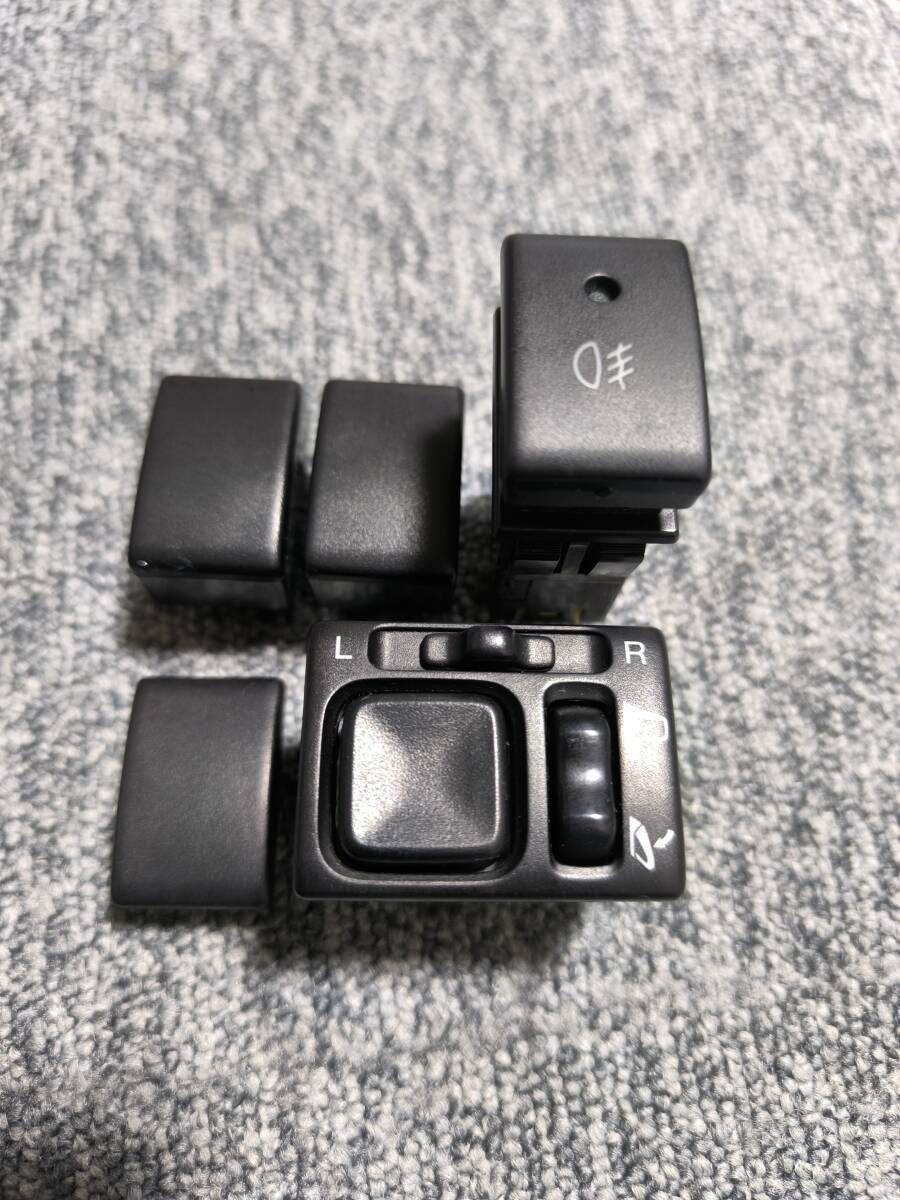スズキ エブリィワゴン DA62w 純正 ドアミラースイッチ電動格納 フォグランプスイッチ メクラカバー スイッチ 穴埋め 拍卖