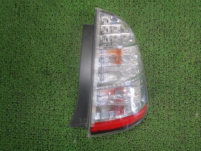 プリウス DAA-NHW20 右テールランプ 81550-47080 スタンレー 47-13 /50213拍卖