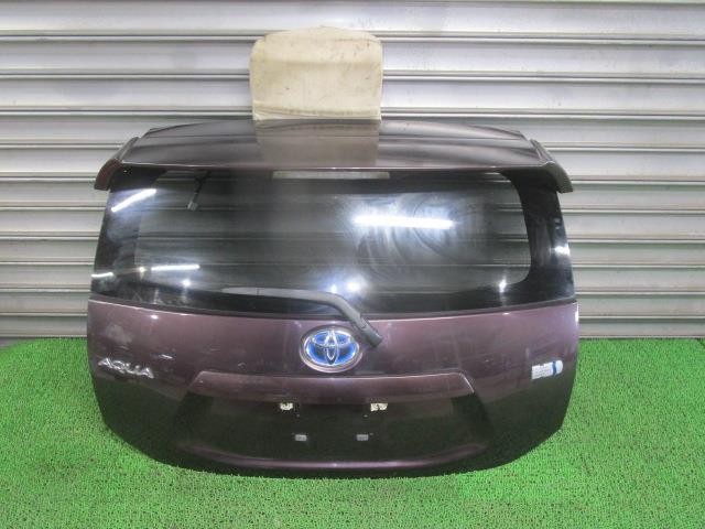 アクア DAA-NHP10 バックドア リアゲート 67005-52D00 9AH ディープアメジストマイカメタリック /50255拍卖