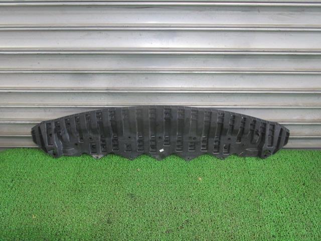 アクア DAA-NHP10 エンジンアンダーカバー 52618-52050 /50255拍卖