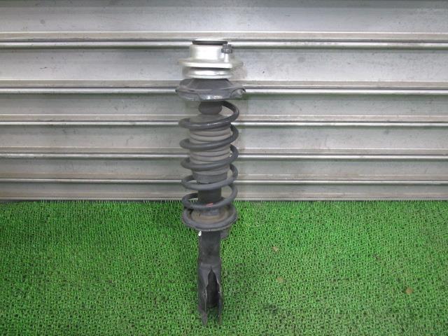 ムーヴ DBA-LA110S 右フロントストラット 48510-B2A70 2A23973-A /50275拍卖