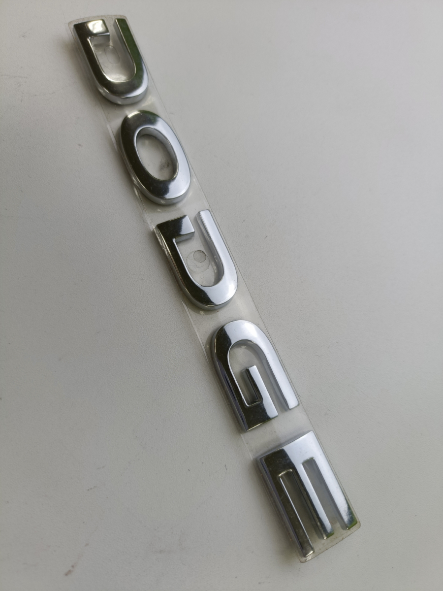 管番164 09,10 Dodge CHARGER Emblem Mopar 57010592AA 文字のみ 新品拍卖