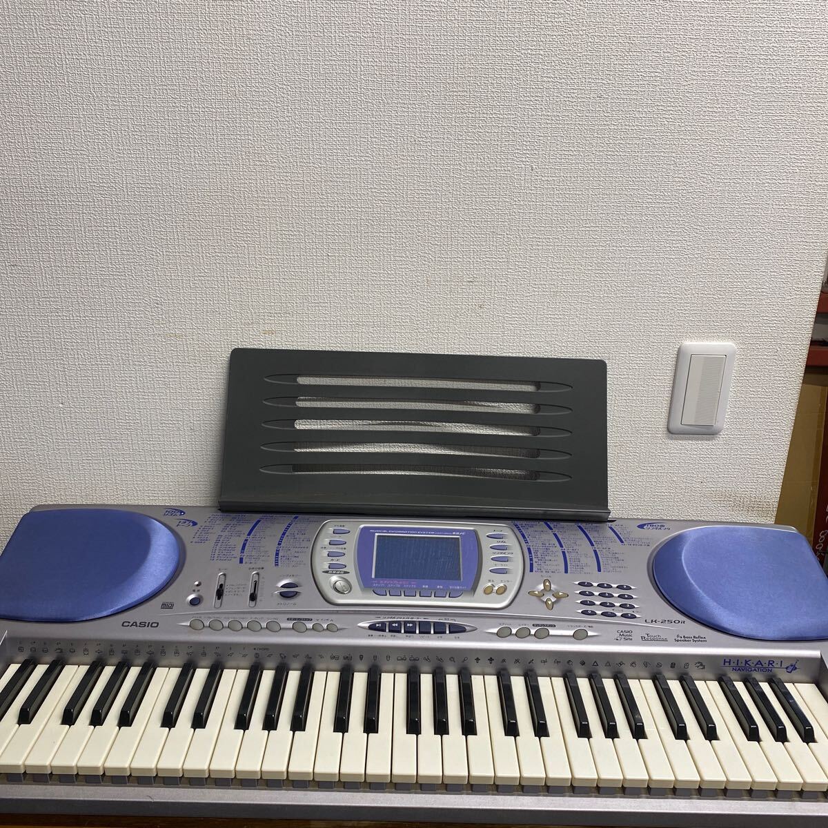 UTM482 CASIO カシオ キーボード 電子キーボード 電子ピアノ LK-250IT 光ナビゲーション コード欠品 動作未確認 現状品拍卖