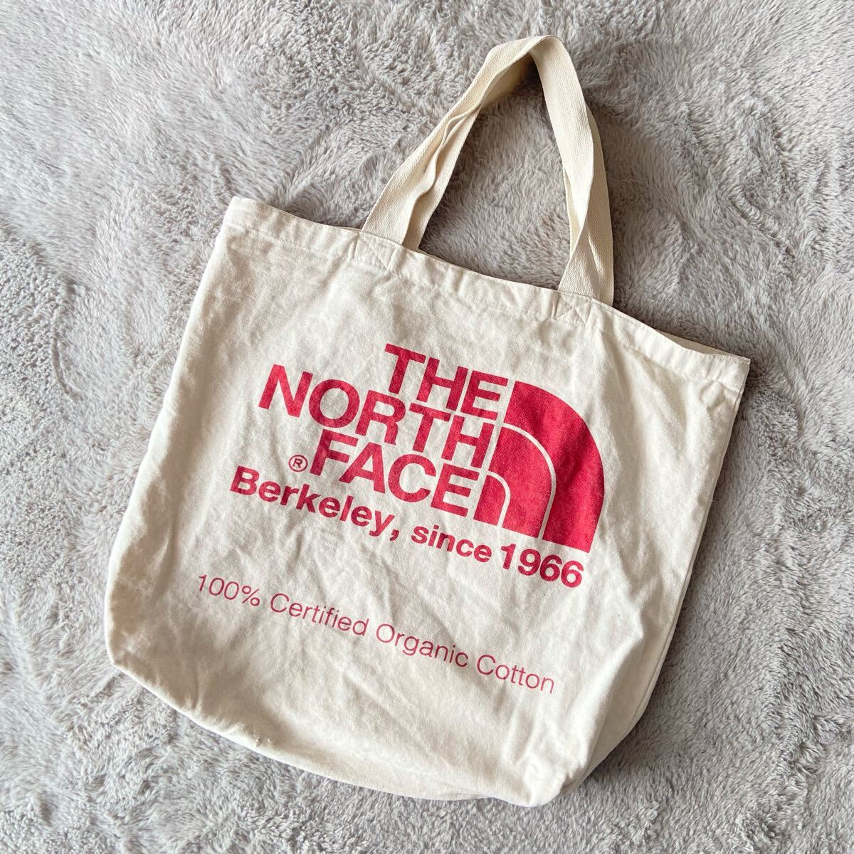 【ザノースフェイス】最強マストバイ様々なシーンで大活躍!オーガニックコットン トートバッグ!オフホワイト×レッド!衝撃プライス!O46拍卖
