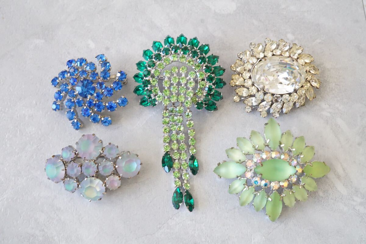B31 海外製 ラインストーン ゴージャス ヴィンテージ ブローチ 5点セット アクセサリー アンティーク 大量 まとめて おまとめ まとめ売り拍卖