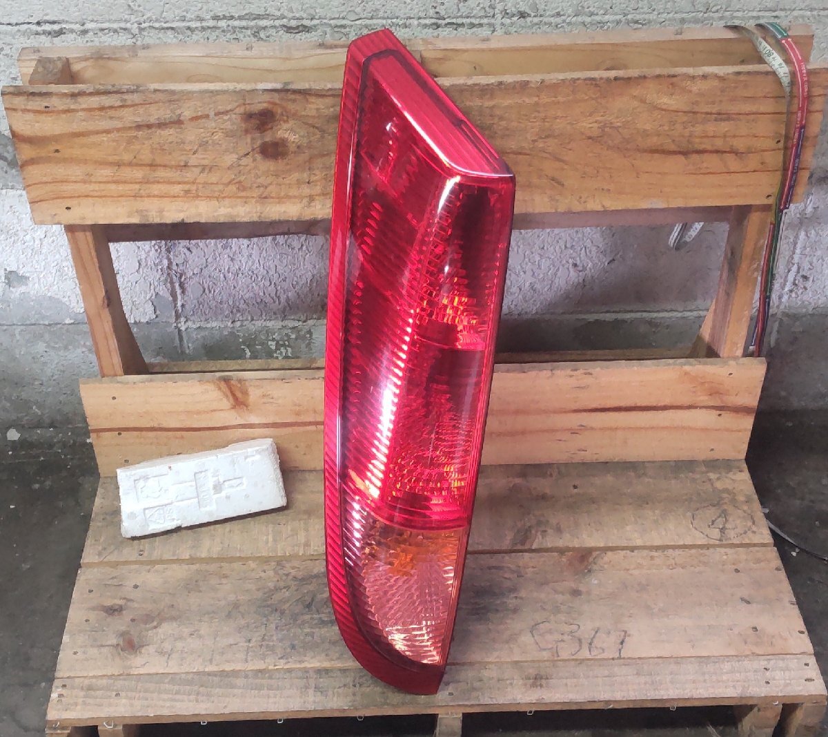 左 テール ランプ コンビネーション 日産 プレサージュ TNU31 H15/9 26555-CN025 ICHIKOH 4973 中古 16005687拍卖