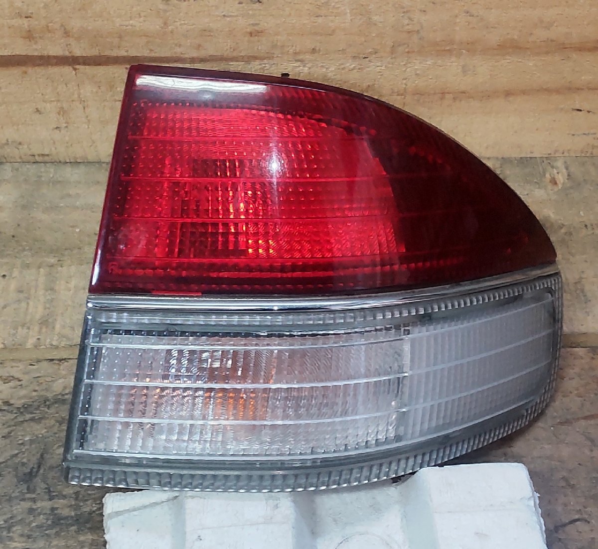 右 テール ランプ 日産 ラルゴ CW30 H6/10 07282 0017 KoiTo 26550-5C025 中古 13001644拍卖