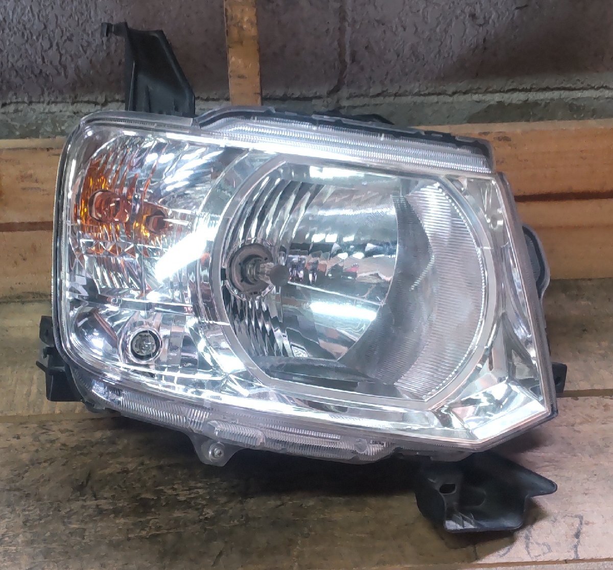 右 ヘッドライト ランプ 三菱系 H82W H92W SANLEY P6519 中古拍卖