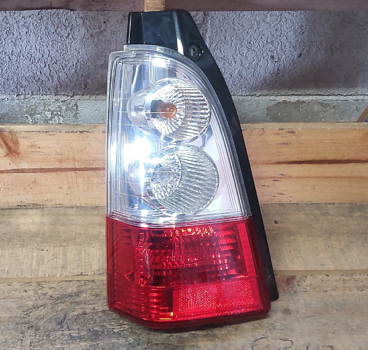 左 テール ランプ スズキ シボレーMW ME34S H19/7 KoiTo 220-59030 35670-82H02 中古 15009208拍卖