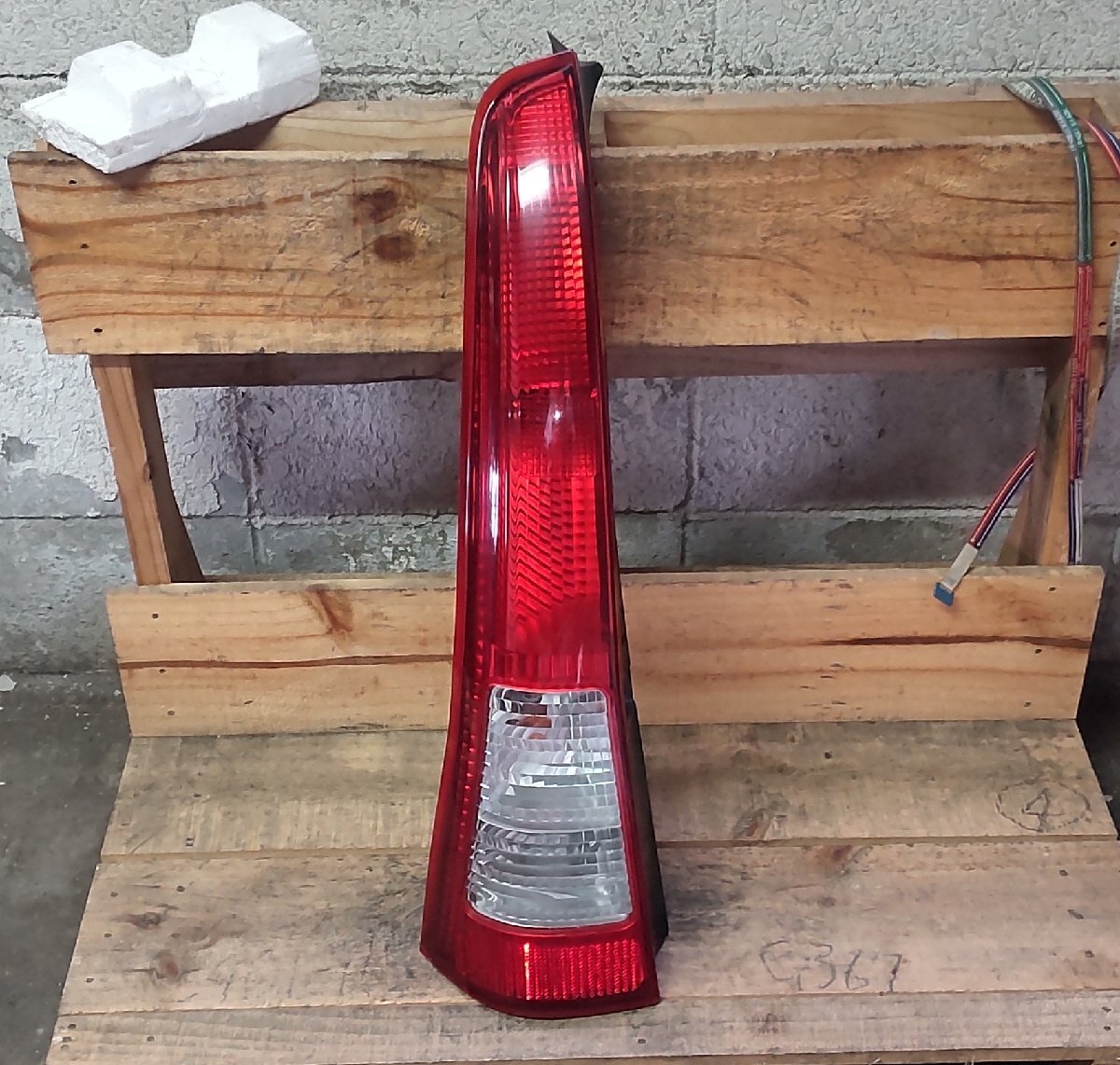左 テール コンビネーション ランプ ダイハツ ミラ L260S H16/3 ICHIKOH 4968 81560-B2030-000 中古 16007134拍卖