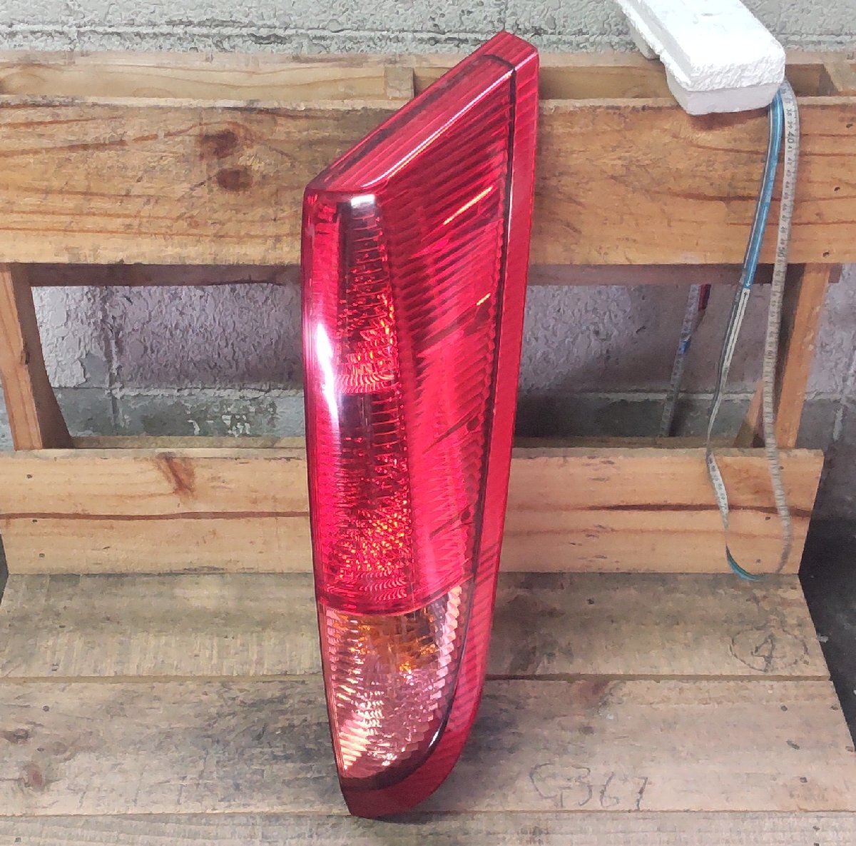 右 テール ランプ コンビネーション 日産 プレサージュ TNU31 H15/9 26550-CN025 ICHIKOH 4973 中古 16005686拍卖