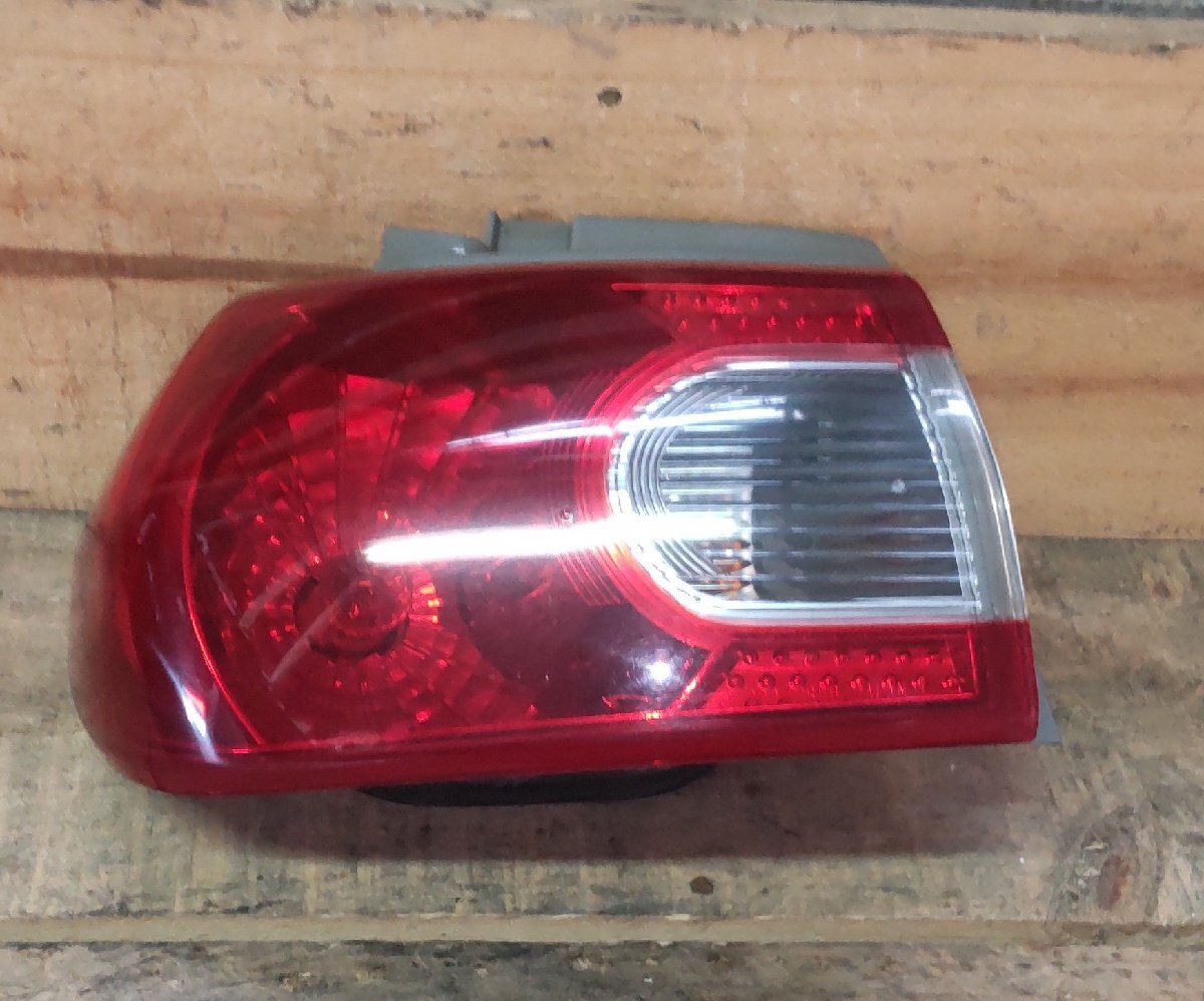 左 テール コンビネーション ランプ ダイハツ ソニカ RS L415S H18/12 81560-B2150 中古 16003681拍卖