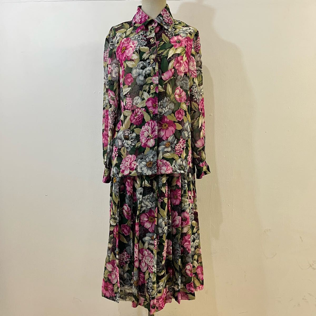 VINTAGE ジャパンビンテージ Pret a Porter coin 総柄セットアップ 花柄シャツ ブラウス プリーツスカート【レターパックプラス郵送可】J拍卖