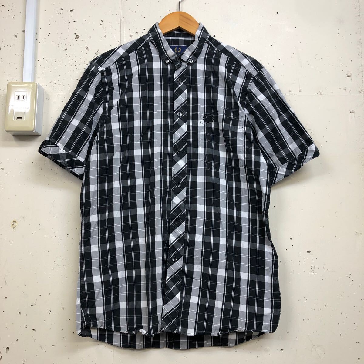 FRED PERRY フレッドペリー サイズ40 半袖 シャツ チェック柄 メンズ 白黒 コットン 拍卖
