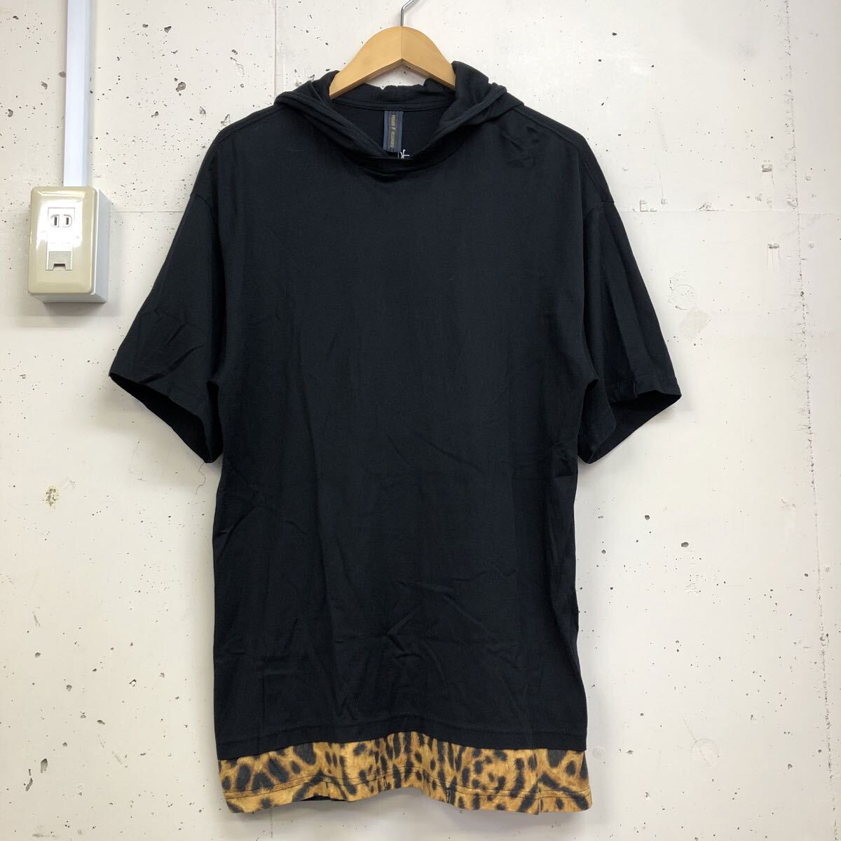 MIHARA YASUHIRO ミハラヤスヒロ フード付 切り替え 半袖 Tee カットソー トップス Tシャツ 黒 ブラック ヒョウ柄 サンプル品 日本製拍卖