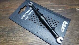 大処分 スポークレンチ シマノに採用の4.3mm 4.4mmニップル対応 スパナタイプのスポークレンチ 57801 ゆうメール可拍卖