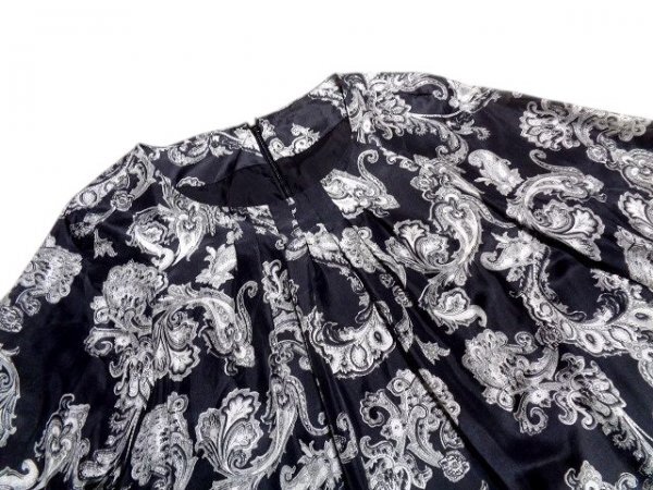 未使用☆LAPINE BLANCHE☆イタリア製生地 ペイズリーデザイン シルクブラウス 日本製 サイズ40 ラピーヌブランシュ レディース 新品拍卖