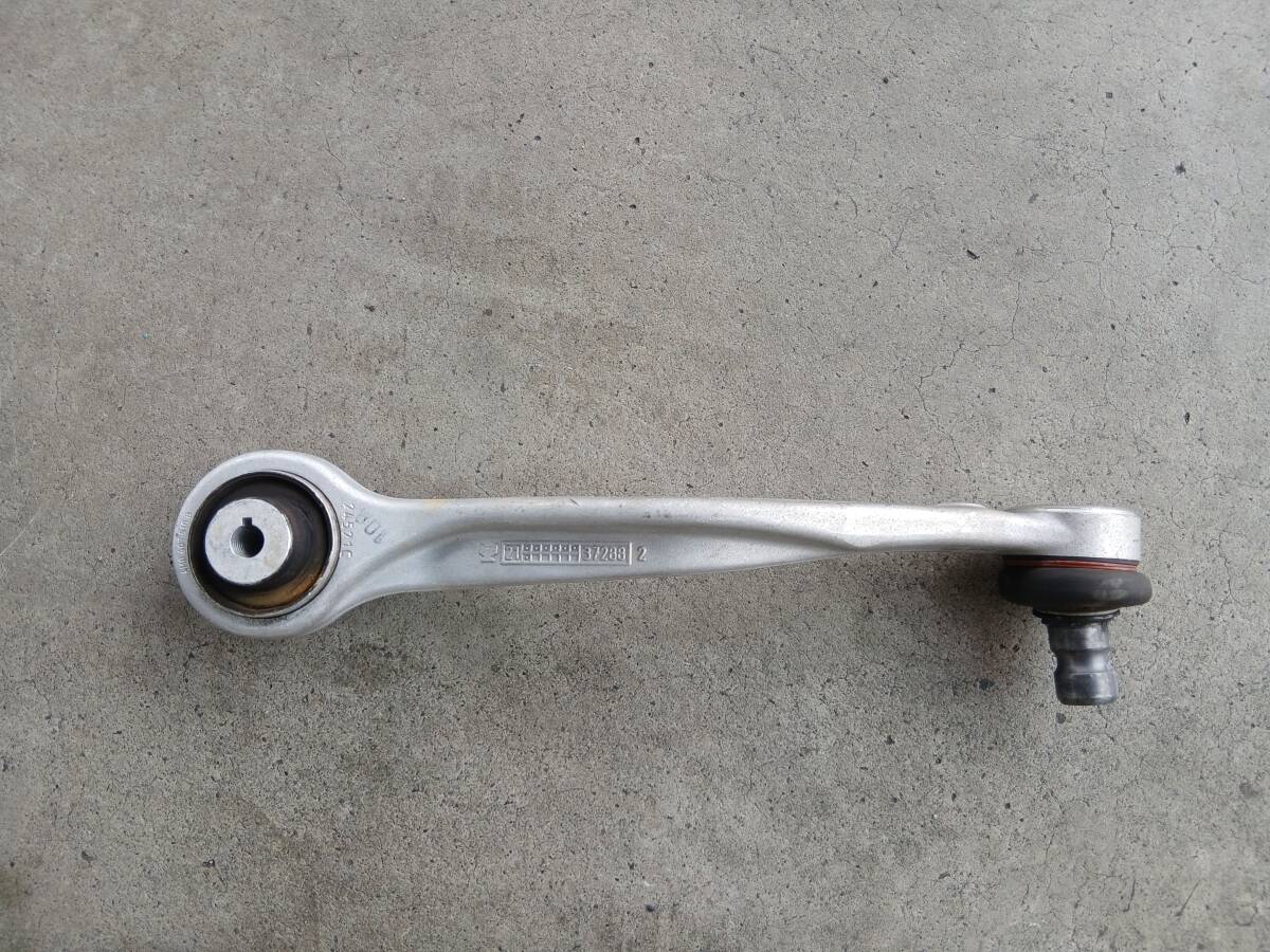 AUDI アウディ Q5 Sライン 純正 フロント アッパーアーム 右 4M0407510B S3923拍卖