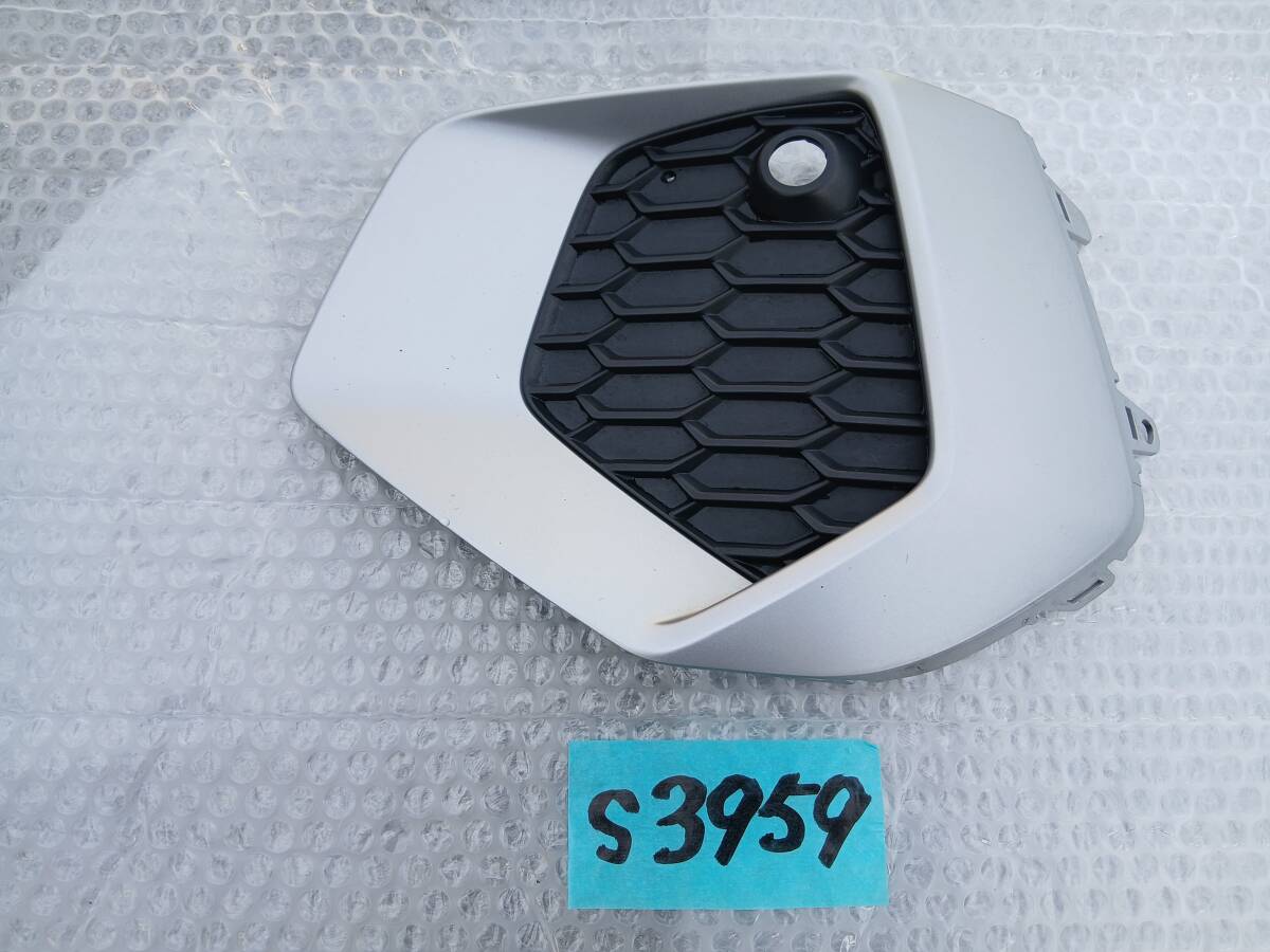 AUDI アウディA3 8Y 純正 フロントバンパーグリル サイドグリル 左 シルバー系 8Y0807853 8Y0807681 S3959拍卖