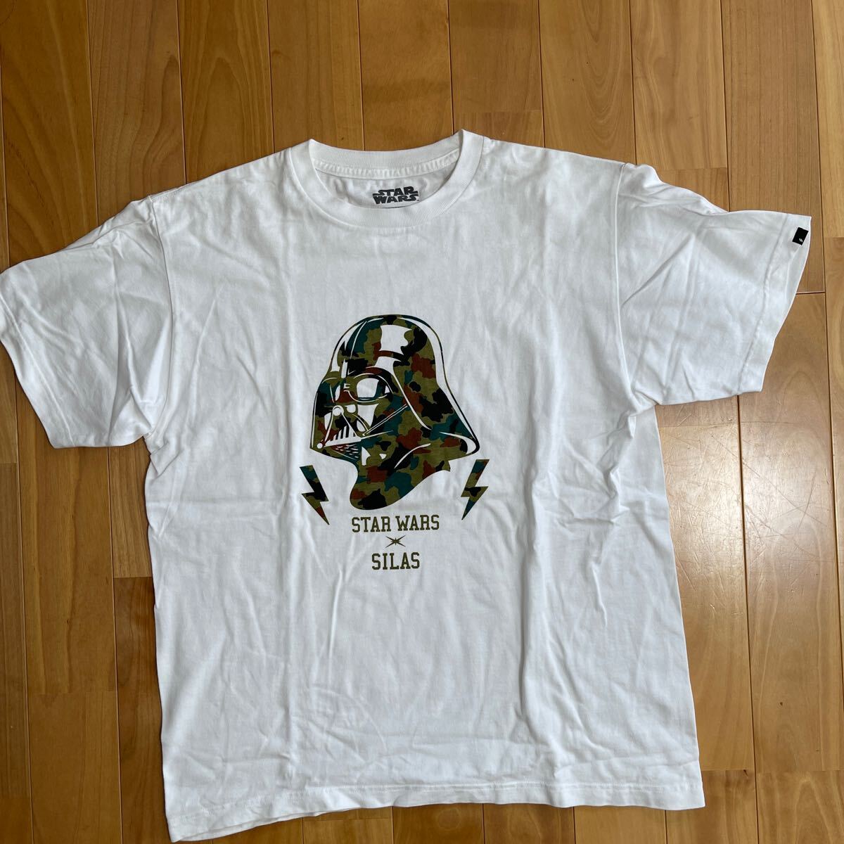 2010's SILAS × STAR WARS 迷彩柄のダースベイダー Tシャツ Lサイズ 白 サイラス スターウォーズ 古着拍卖