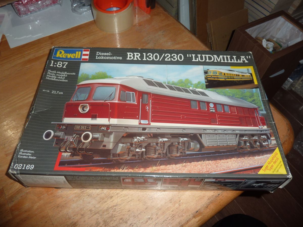 HOゲージ 1/87 ソ連製ディーゼル機関車 BR130/230 リュドミラ レベル Revell LUDMILLA拍卖