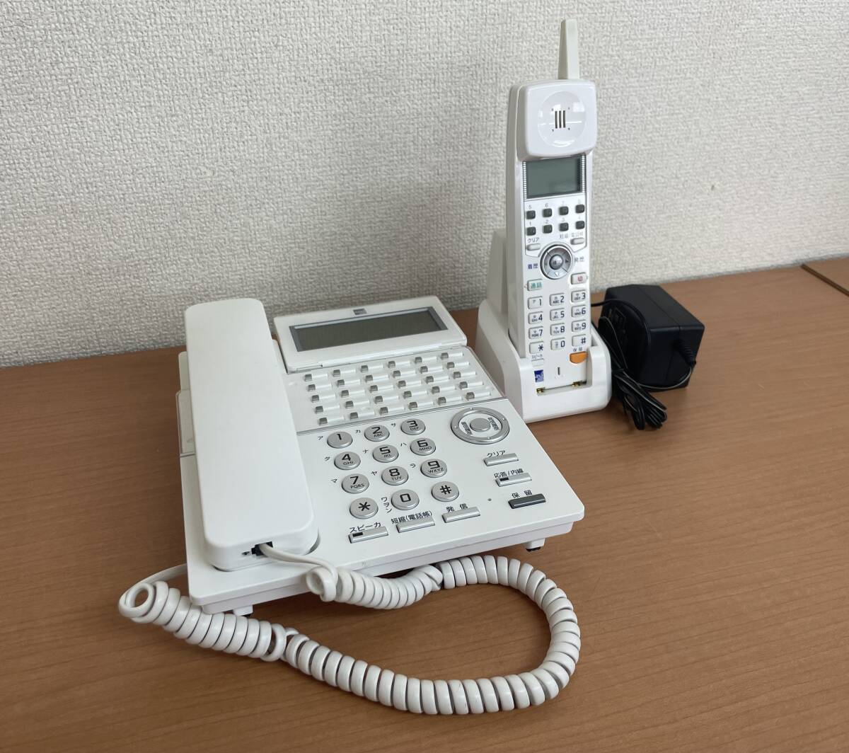 ☆SAXA(サクサ株式会社) IP NetPhone SXⅢ NP520(W)(F)・BT110☆電話機・コードレス電話機(アンテナ無し)☆T0000951拍卖